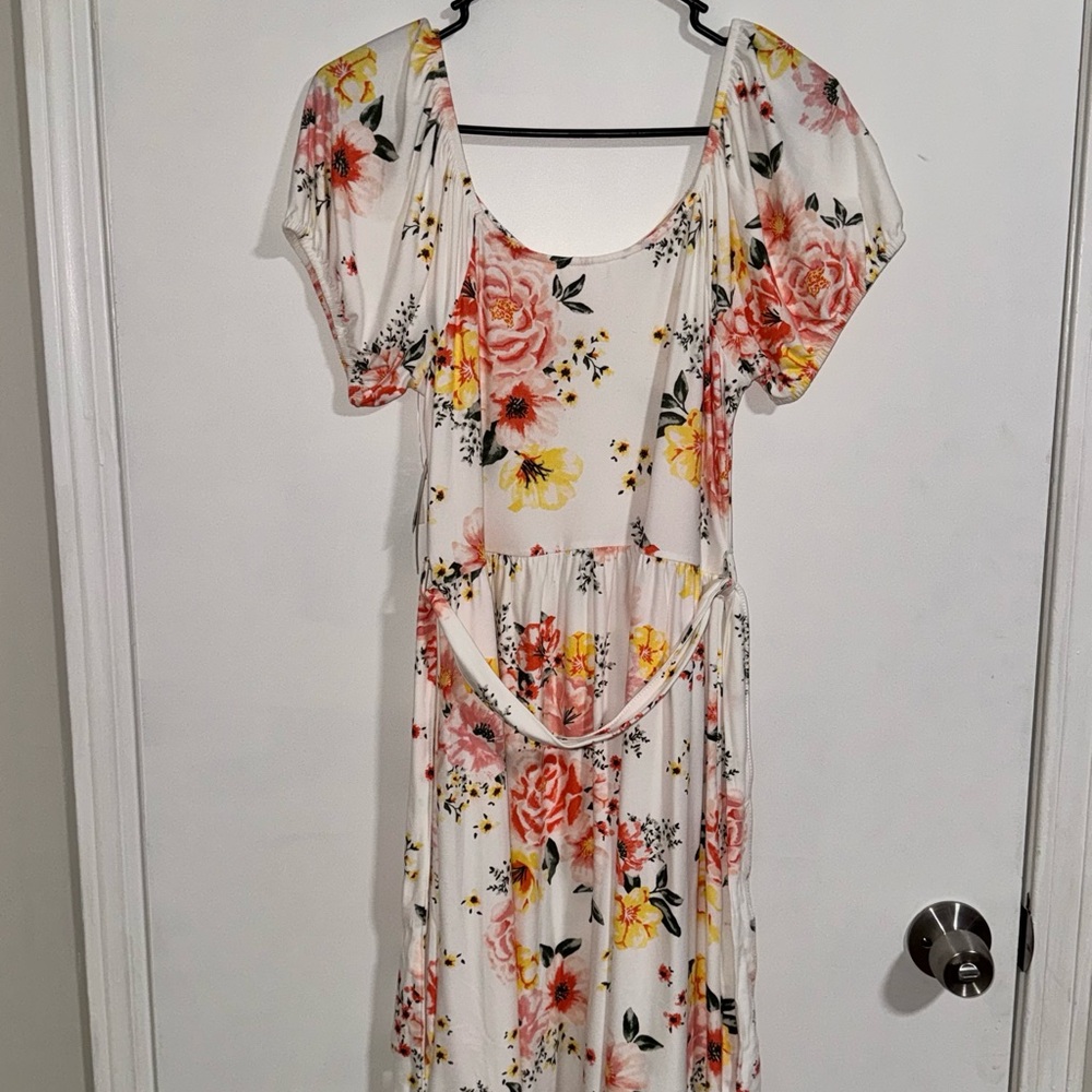 Floral mid length dress! - Picture 3 of 4